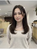 【富山】大人っぽく上品なセンターパート×くびれセミロング