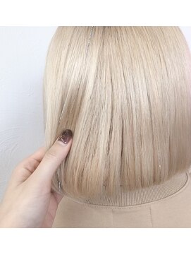 レイリー(Reilly) 【Minami】ホワイトブランドカラー