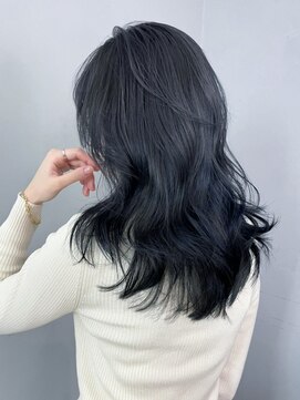 アイティーバイアルバム 松戸店(IT by ALBUM) ネイビーロング_くびれヘアツートンカラーアースカラー_ba365581