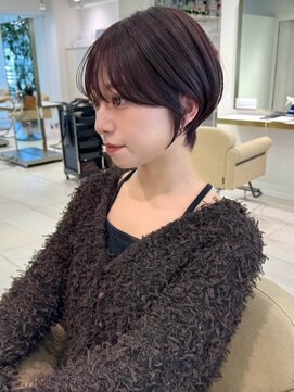 アンド ストーリーズ(&STORIES) 前髪あり耳掛け丸みくびれ大人ショートボブ20代30代40代50代*