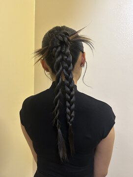 スイ(suii.) カチモリヘアアレンジ