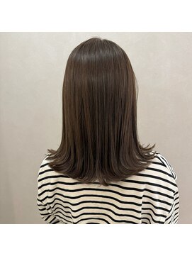 アンドワン 自由が丘(&ONE) 【&ONE 自由が丘】グレージュカラー × 切りっぱなしミディアム