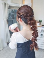 トパーズ(topaz)&nbsp;ローポニーテール＋玉ねぎヘア