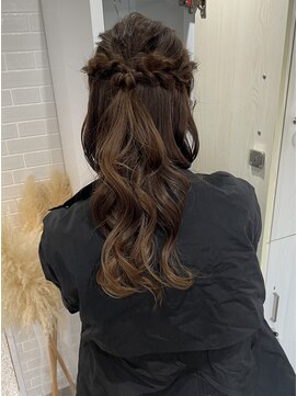 ジーナ 西新(Zina) 人気！ハーフアップスタイル