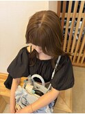 顔まわりレイヤーで小顔に◎柔らかオリーブカラーも大人気です！
