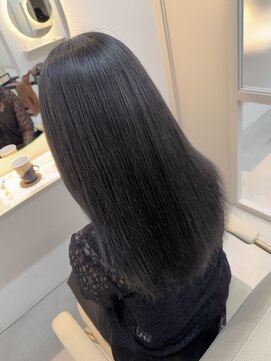 シダ(sida SAIIN) グレージュカラー