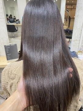 エル(EL by green) 《tomi》髪質改善ストレート