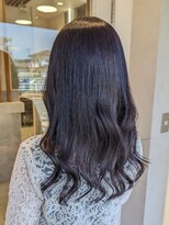 ポジ(poji)&nbsp;韓国風　前髪カット　艶髪　くびれ巻き　サイドバング