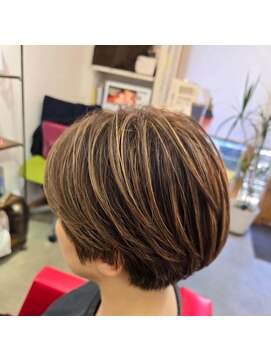 ピース(PIECES) 白髪ぼかしハイライト