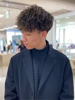 シャルムバイケンジ(Charm.by KENJE)&nbsp;波巻きツイストスパイラルシャドウパーマ無造作銀座メンズパーマ