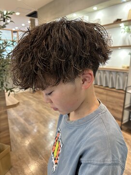 ブランシェ JR勝川駅前店 小学生ツイストパーマ