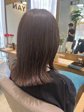 ストレートボブはぱっつん外はねで決まり！