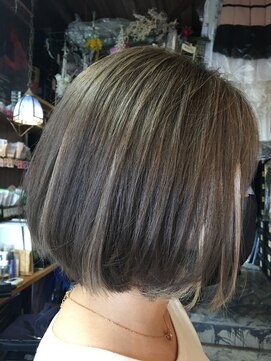 オーバーキャプテンネイキッド(OVER CAPTAIN NAKED) グレージュカラーハイライト