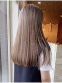 ミルクティーベージュローライトインナーカラーハイライト