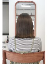 ルート(root)&nbsp;切りっぱなし　ナチュラル　艶髪　ベージュカラー　外ハネボブ