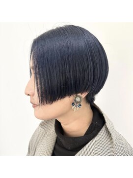 アミル(AMIL) 前下がりショート