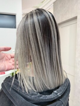 ブリッツ レボ(BLITZ-REVO) ピンクベージュ/アンブレラカラー/クールショート/前髪/柏駅