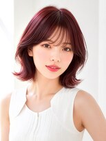 ルービック(Rubik's)&nbsp;大人可愛いピンクレッドミディアム外ハネスタイル