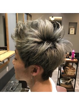 ヘアーメイク リーティ ウメガオカ(HAIR MAKE REATY UMEGAOKA) サファイアアッシュのマッシュショート