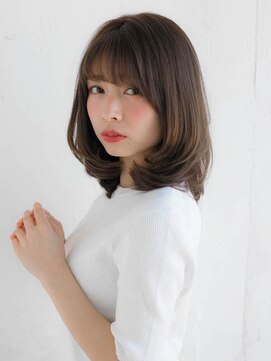 ルティア(Lutia) 顔まわりにレイヤー入れて小顔効果！