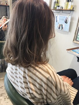 ポンテ 福岡西店(ponte) 【☆立体感を生かした艶髪セミディーデザイン☆】