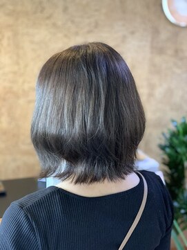 アークスヘアー 暗髪グレージュスタイリング簡単♪小顔見せ☆くびれショート
