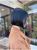 ダブルカラー前下がりミニボブ