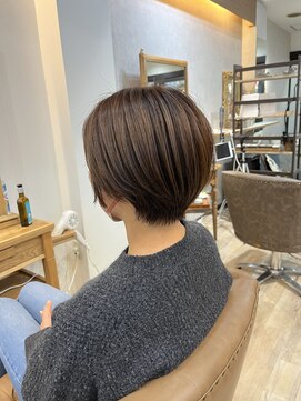 ジーニー(GeeNY) フィット感抜群のショートボブヘアスタイル