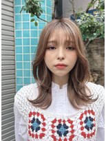 顔周りレイヤーのベージュカラー