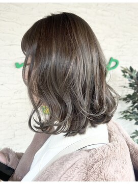 モ ディープ 泰夢(mo’Deep 泰夢) 抜け感ソフトグレージュ