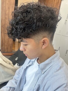 ウェイビーエフティフィフス 横浜西口(WAVEY ft.fifth) スペインカールパーマ波巻きパーマスパイラルパーマツーブロック