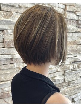 ロカビリー(Rockabilly) bob#豊川#諏訪町#ブリーチ#髪質改善#白髪ぼかし