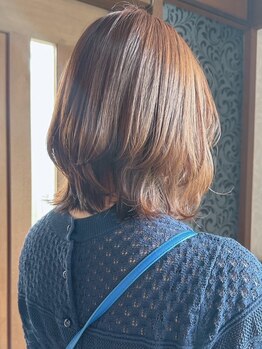 ラウラウヘアーリゾート(Lau Lau hair resort)の写真/丁寧な施術で白髪をダメージレスにカバー◎顔色まで明るく見せる"大人世代が楽しめる"カラーをご提案♪