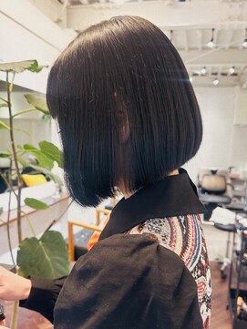 ラレイ ハラジュク(Lalei harajuku) 【白石】ブリーチなしブルーブラックボブ青髪原宿学割