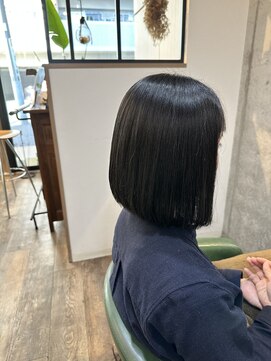 ネネン(Nennen) 前下がりボブ