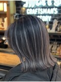 切りっぱなしショートバレイヤージュ