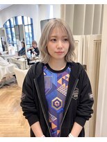 ハーツオオサカ(HE:ARTS OSAKA)&nbsp;ハイトーングレージュの外ハネボブスタイル