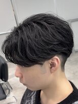 オーバル ジングウマエ(OVARL jingumae)&nbsp;フェザーショートパーマセンターパート
