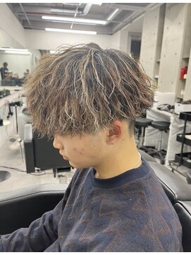 レボ 片町店(Revo) マッシュ×ツイストスパイラル×白金メッシュ