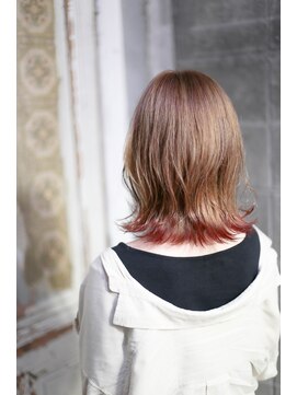 ホワイトルーム(White Room) 柔らかベージュと裾カラー♪