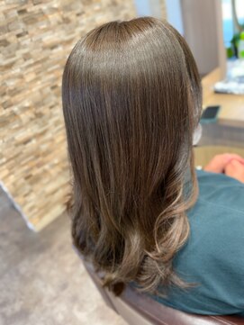 ビースリー ロア インナーカラーアレンジ 2022/08/06