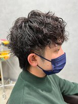 リット×ベリエ(Lit.×belier)&nbsp;ツイストスパイラルパーマ波巻きスパイラル刈り上げマッシュ