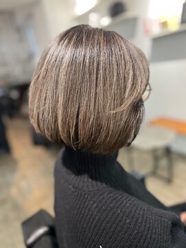 ツムグ 代官山店(TUMUGU) ショートボブ白髪ぼかし30代40代50代60代代官山中目黒恵比寿ボブ