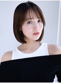 薄めバングフェイスレイヤーハッシュカット顎ラインボブ大人女子