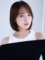 エインアンリー 表参道(AIN.ANLY.)&nbsp;薄めバングフェイスレイヤーハッシュカット顎ラインボブ大人女子