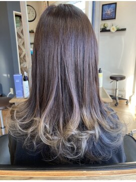 エイチ ヘア デザイン セカンド(h Hair Design 2nd.) グラデーションカラー