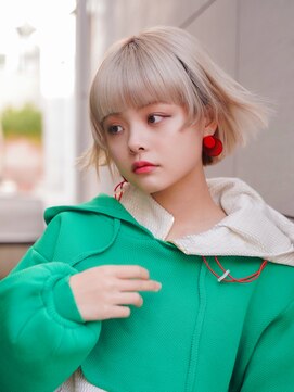 シャロン(SHARON) 【SHARON原宿】顔周りデザインカット×ハイトーンカラー