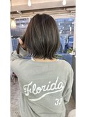 くびれボブ外ハネレイヤーグレージュハイライト