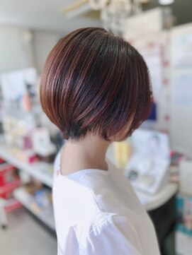 カラーズアンドロッソ(Colors&Rosso) 軽やかショートボブ