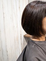 シュクルヘアー(Sucre Hair) 寒色系カラーとレイヤーボブ